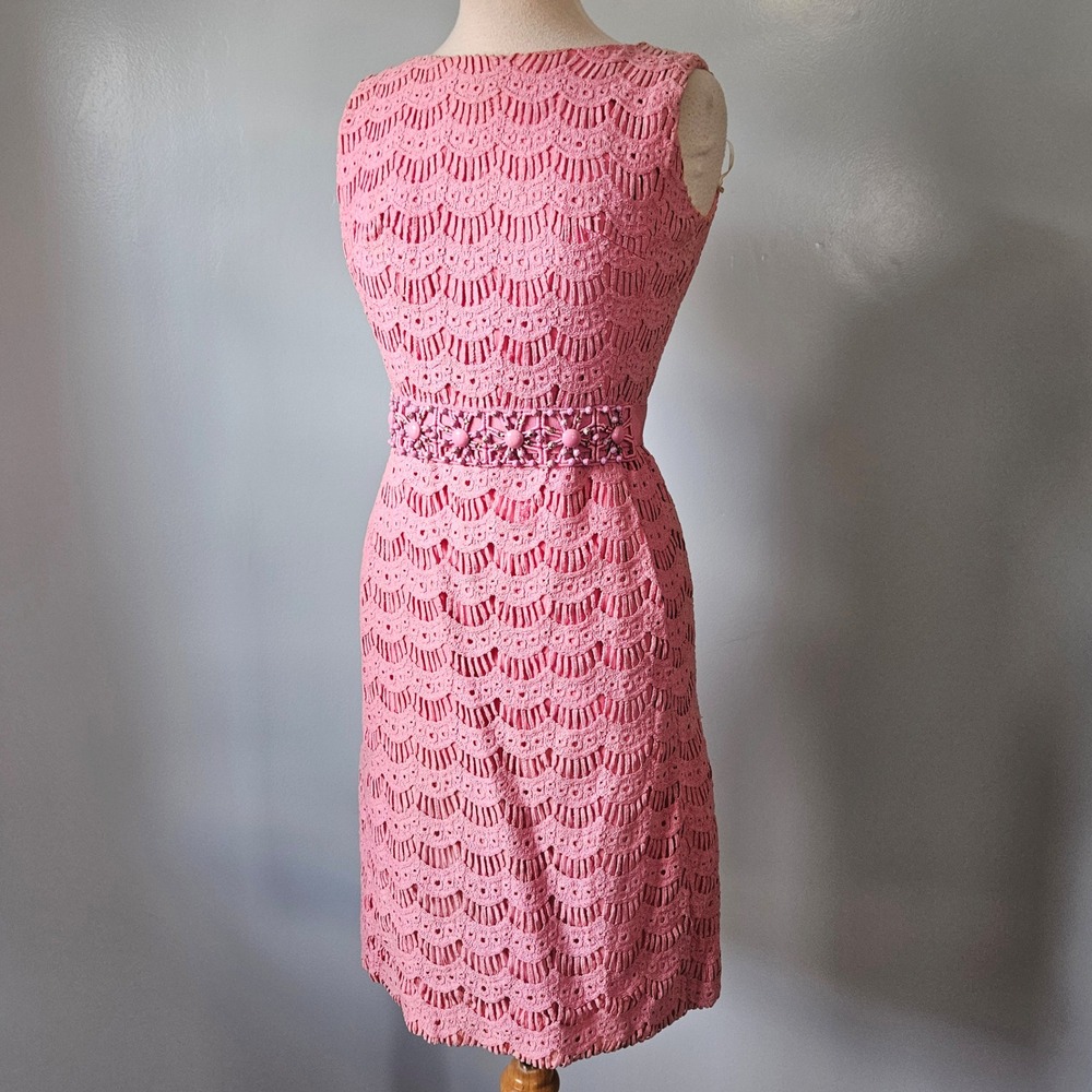 Vintage 60s Pink Crochet Lace Sheath Dress Beaded Waist‎ Scalloped Mod Retro M